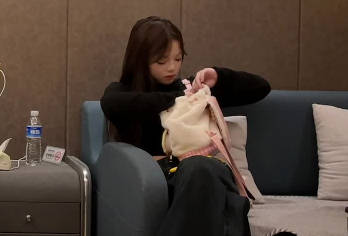 今天约的是个酷酷萌萌的小妹子-王安全剧情 封面