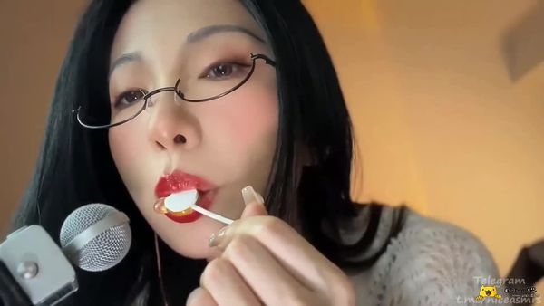 晚安yoyo 各种吃糖