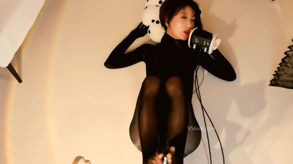 圈圈 穿连体丝的嫂子 虎牙一号十期