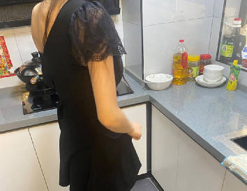 厨房爆操兄弟老婆剧情 封面