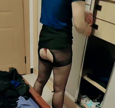 大奶继母当继子的面换衣服被爆操剧情 封面