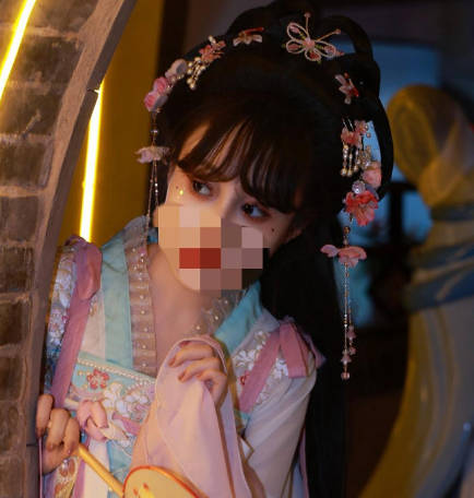 亲妹妹穿着汉服的样子让我鸡巴梆硬剧情 封面