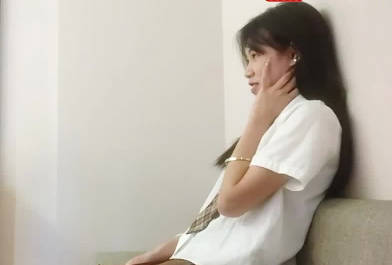 约操05年学生妹小妹妹被搞的一脸可怜 封面海报