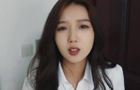 做错事的女销售经理第一部 封面