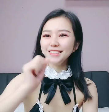邻家小姐姐被内射 封面