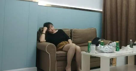 爱情故事03-05约炮丈夫出差的少妇 封面