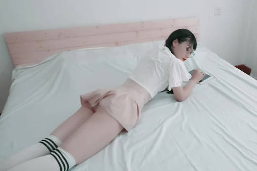 清纯学妹激情做爱-多乙 封面