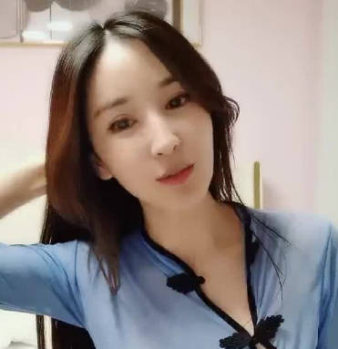 风情万种的极品女友 封面
