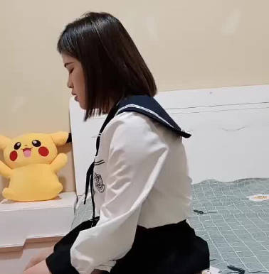 中年大叔硬上丰满学生妹 封面