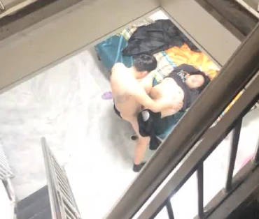 偷拍朋友强奸小姨子 封面