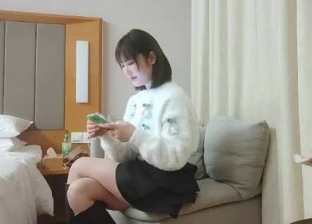 利哥寻花01-12极品超短裙美女 封面