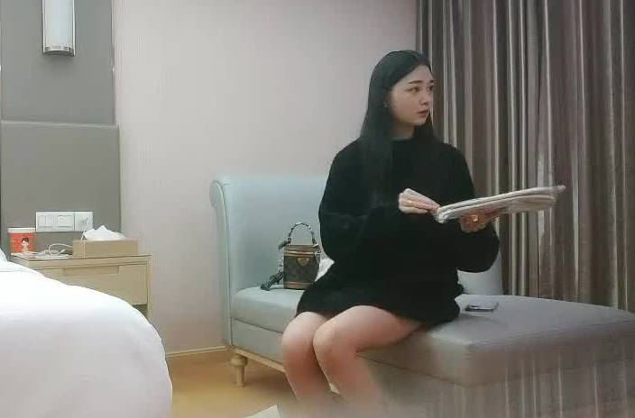 利哥寻花12-08性感高个女外围 封面