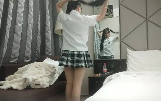 利哥寻花12-18超短裙大学生 封面