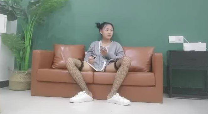 乡村寻花10-19哪吒头嫩妹 封面