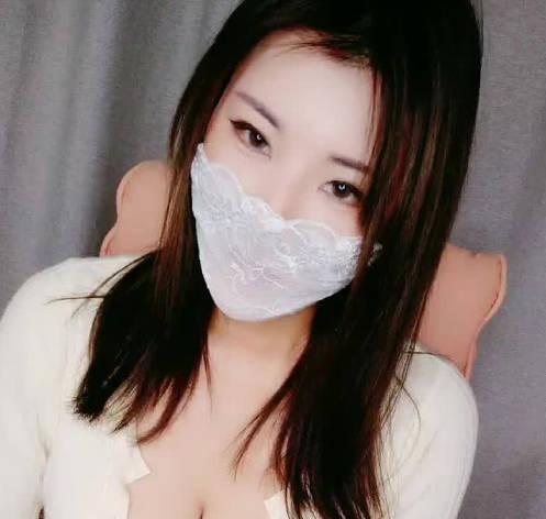 性感色播小姐姐穿着开档黑丝自慰 封面