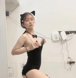 性感色播猫咪黑丝御姐自慰秀 封面