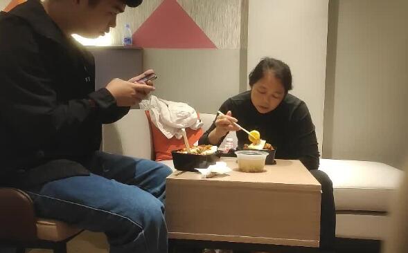 专找老阿姨10-30农村来约炮的熟女还没吃晚饭 封面