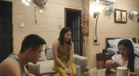 约了两个小姐姐打牌后玩双飞 封面海报