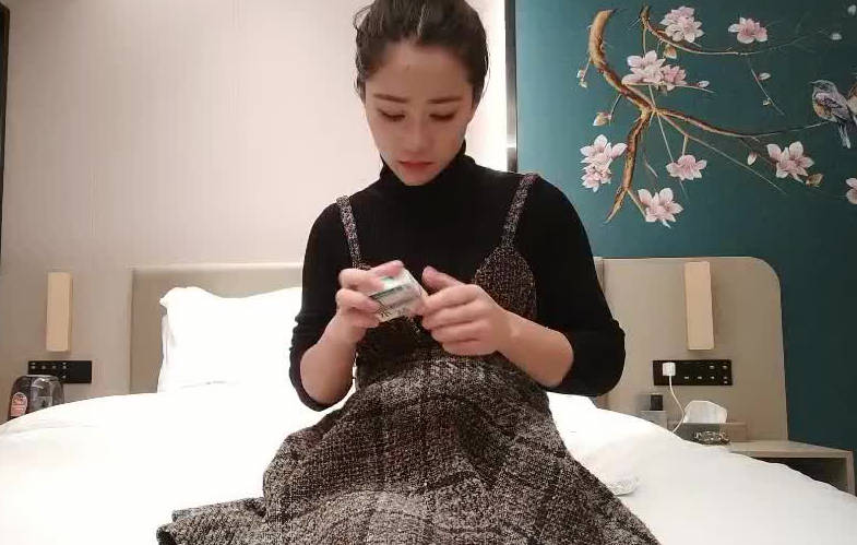 伟哥寻欢11-23身材高挑良家少妇技师 封面