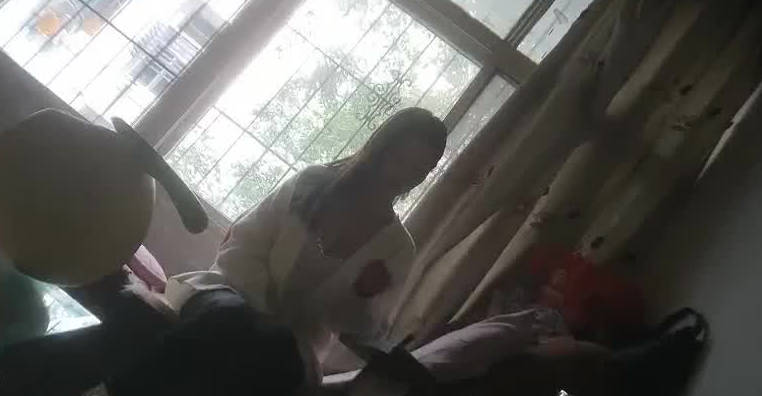 送完小孩上学跟家长群友约一炮 封面