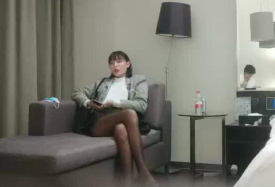 利哥寻花11-19黑丝美模 封面