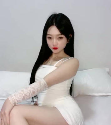 爆操做色播的小表妹 封面