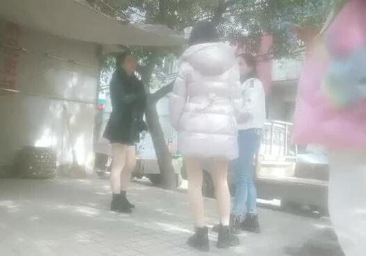户外真实直播城中村拍站街女 封面