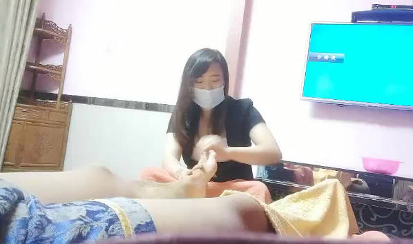 山鸡优选09-04会所勾引女招待 封面
