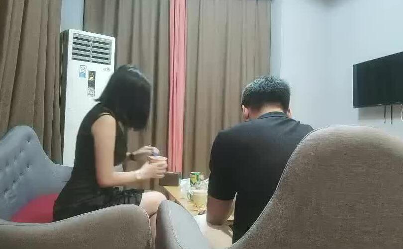 山鸡优选08-16高档酒店约会大龄女青年 封面
