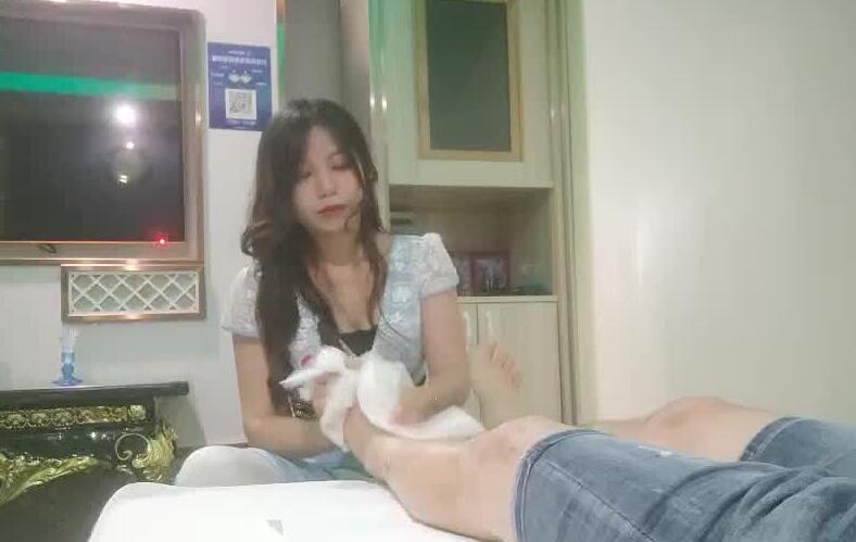 伟哥寻欢09-25良家人妻技师 封面