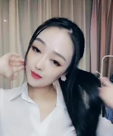 极品御姐骚气脱衣全裸秀 封面