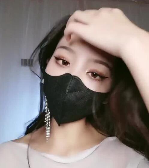妖艳女主播白纱秀 封面