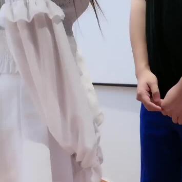 零零后清纯美女勾引体校帅哥 封面