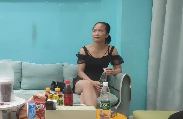 专找老阿姨09-08爱健身的熟女 封面