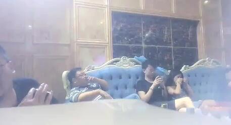 大宝寻花探会所08-04KTV带小姐出台全记录 封面
