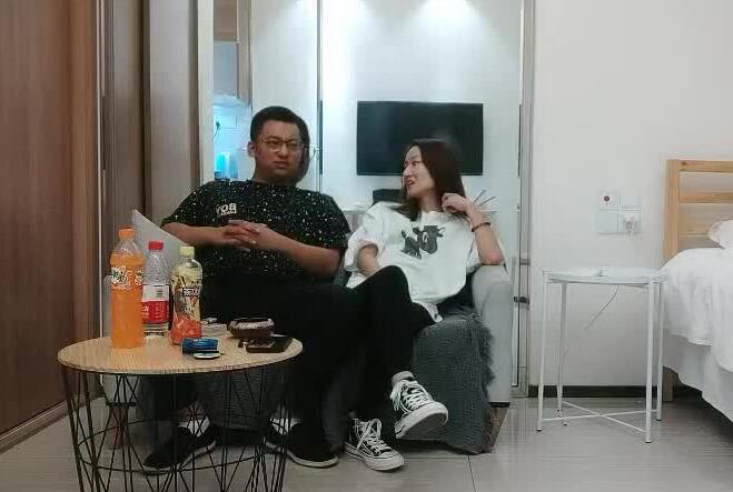探花小米08-14长腿已婚人妻 封面