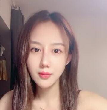 美女主播做爱直播实录--余小雅 封面