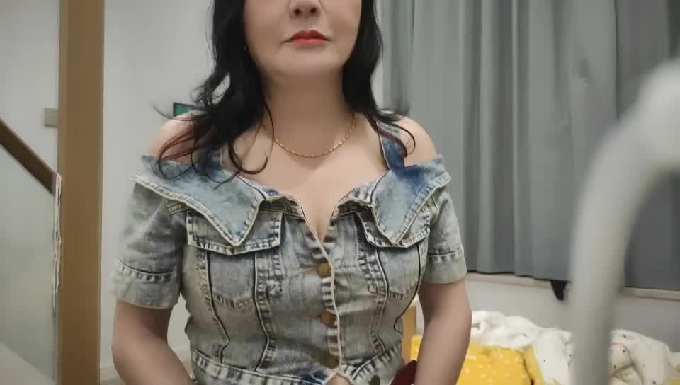 专找老阿姨玩07-23群P极品熟女 封面