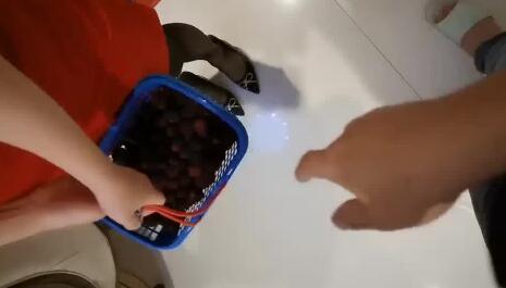 强奸水果店老板娘 封面