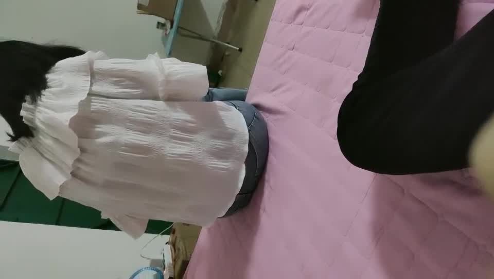 和刚结婚的同学偷情 封面