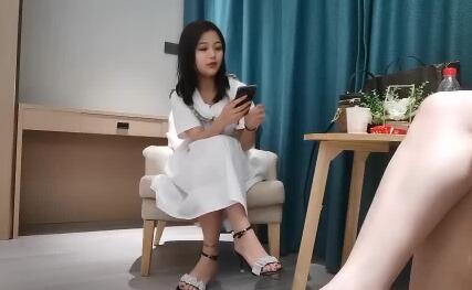 你的老表06-19白裙美女 封面