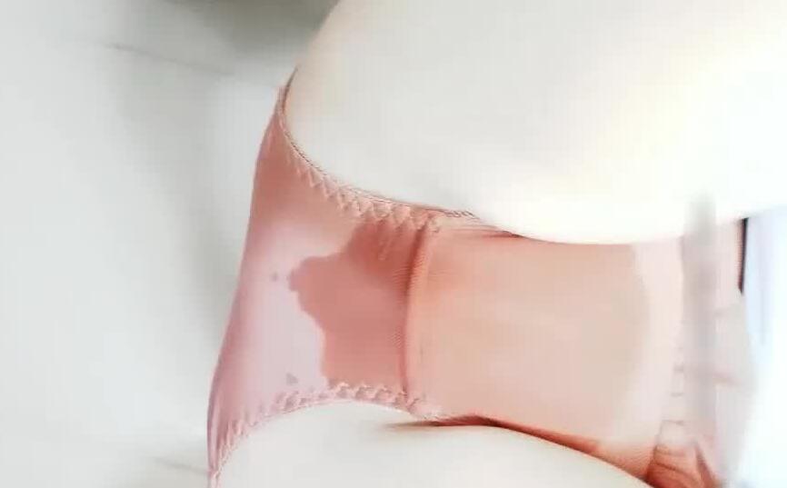 硬插读大学表妹的粉嫩逼 封面