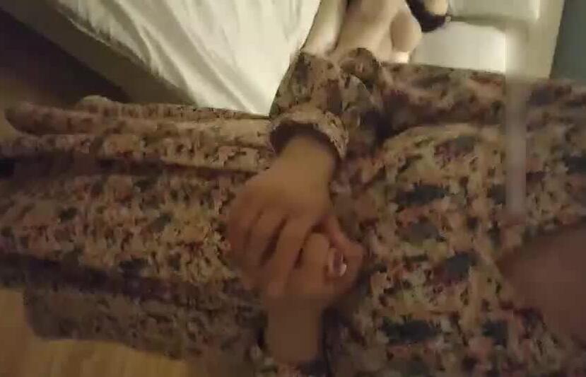 强上成人店老板娘 封面