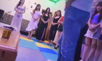 你的老表05-15会所选妃直播 封面