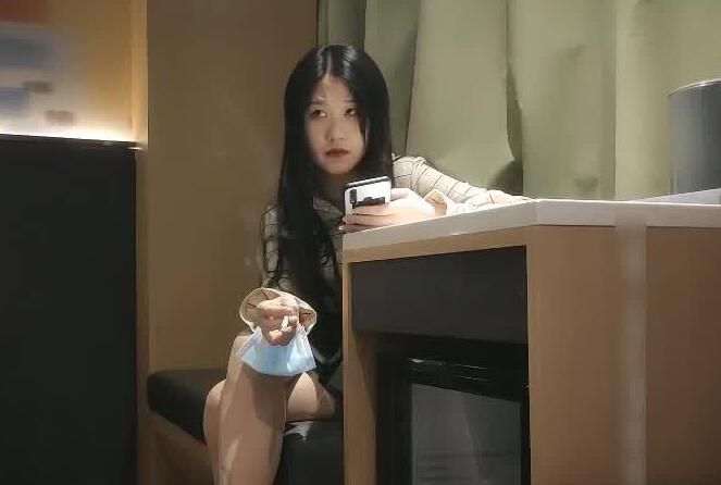 文轩探花04-18美容院兼职少妇 封面海报