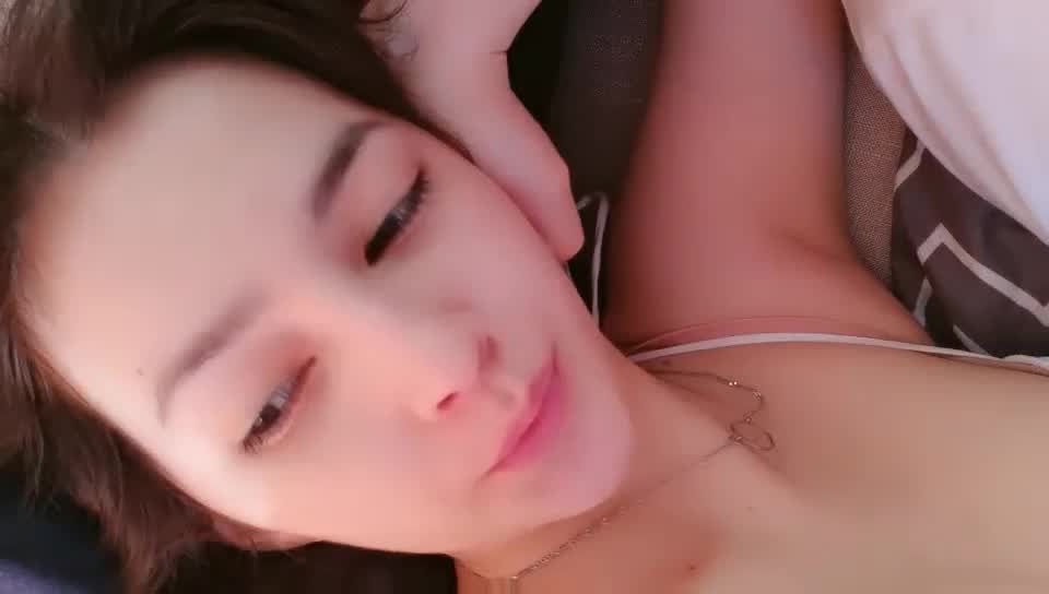 专业操老外06-05迷人的俄妹 封面