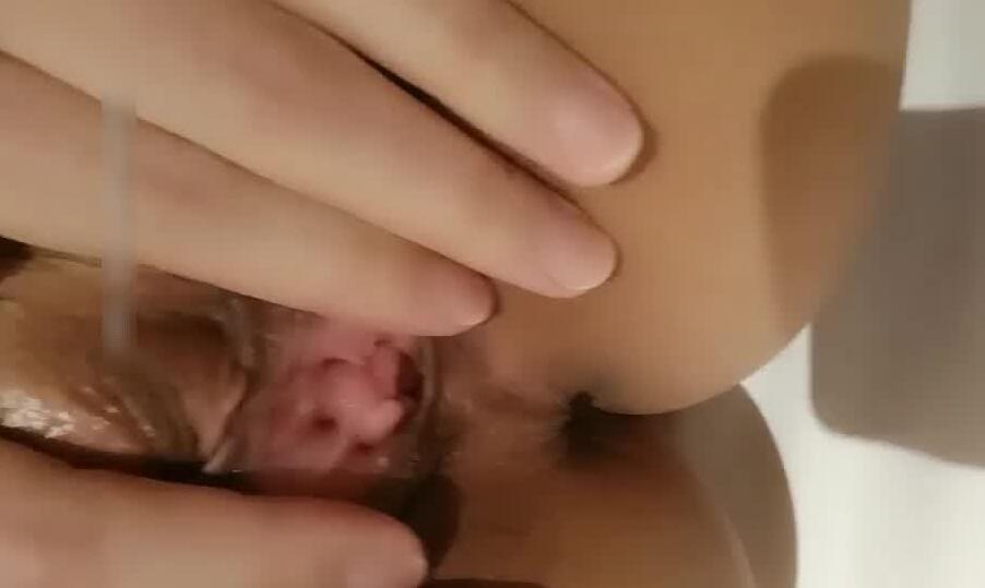 三线嫩模05-04随机勾引附近的人做爱 封面