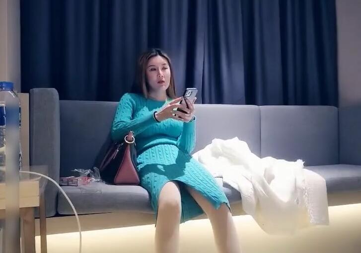 七天高端外围01-12高雅贵妇 封面