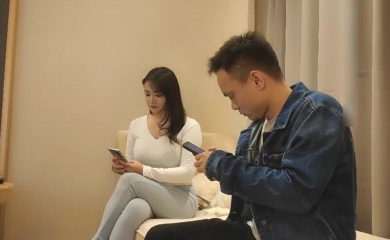 步宾探花02-25丰胸肥臀极品小姐姐 封面