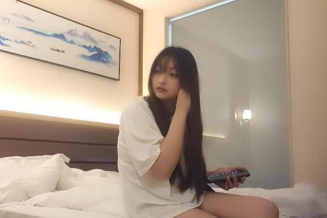 小陈头星选03-15零零后小妹操到一半倒线了 封面